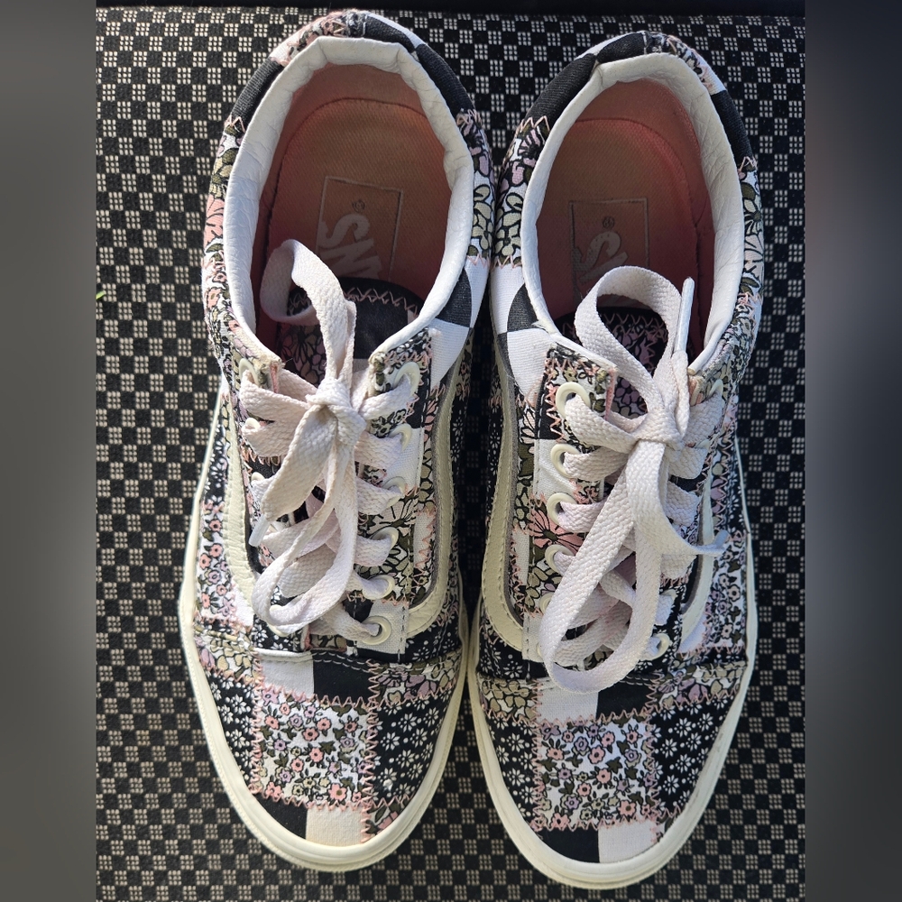 Vans Black and‎ White Speckled Sneakers Classic Skate Style - Picture 2 of 8